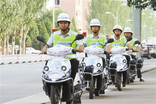 拆遷工地?fù)P塵污染嚴(yán)重,城管部門必須嚴(yán)厲執(zhí)法查處 拆遷工地?fù)P塵污染嚴(yán)重,城管部門必須嚴(yán)厲執(zhí)法查處